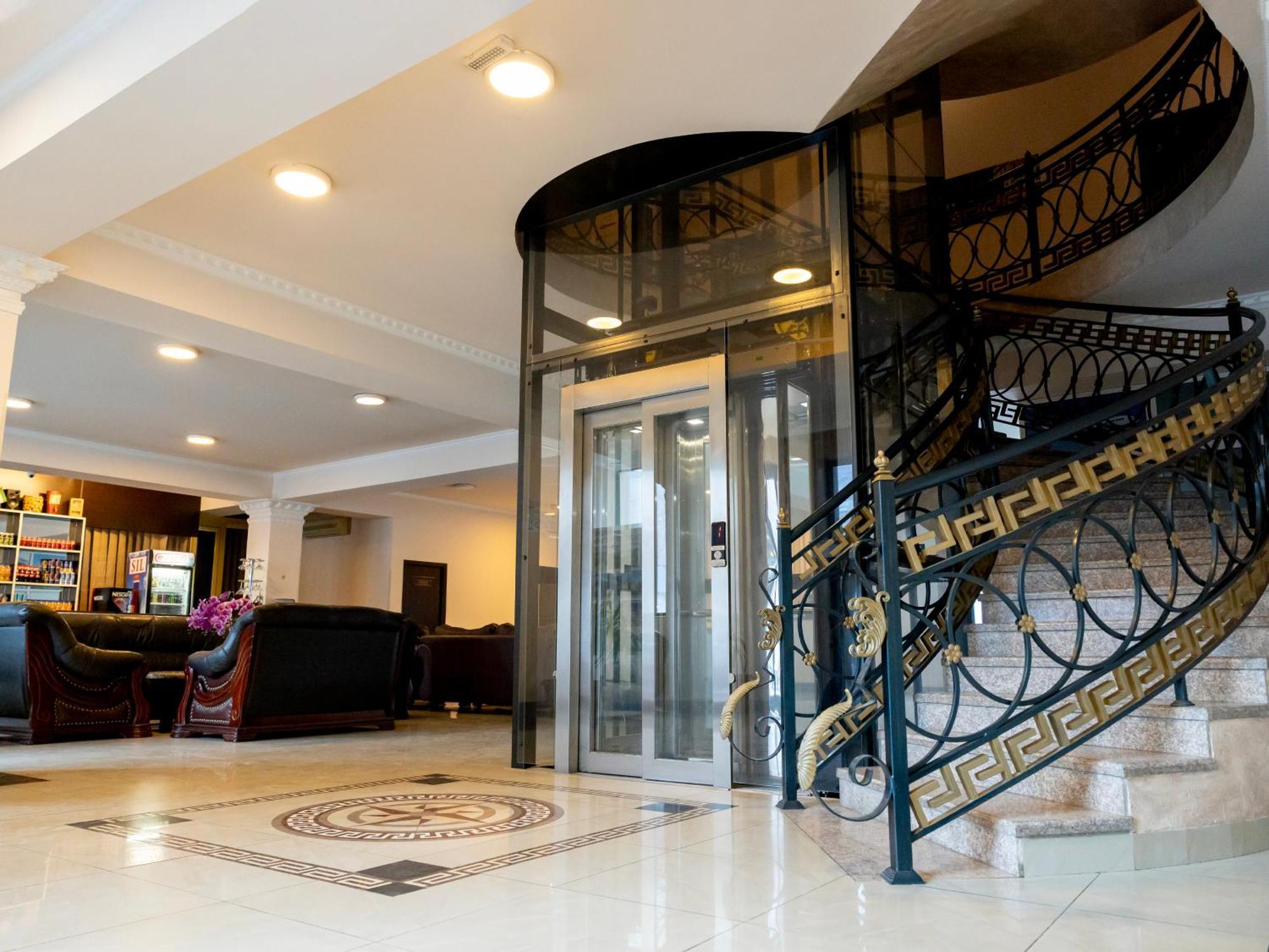 Comfort Hotel Erévan Extérieur photo